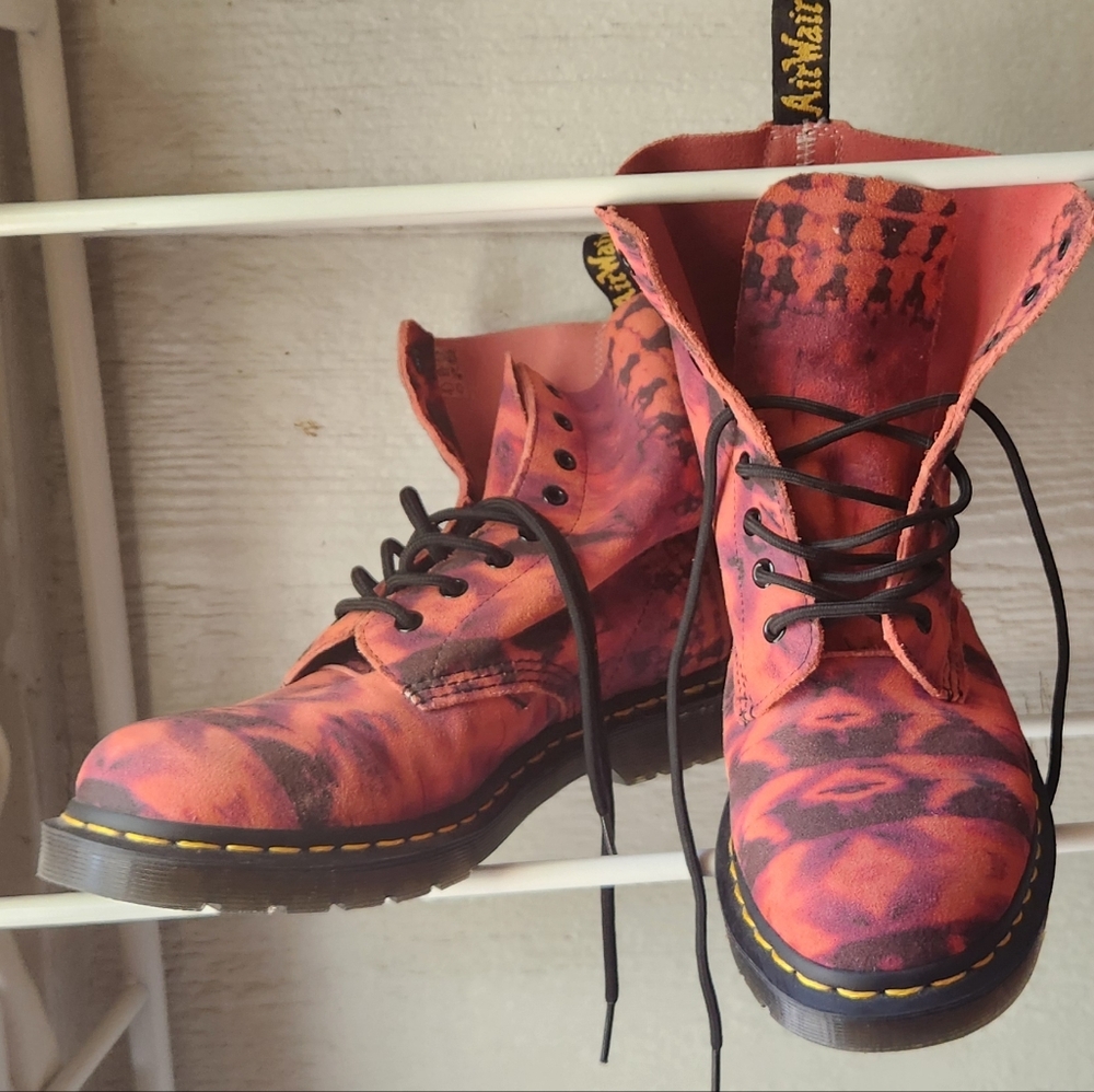 Dr. Martens Tie-Dye Combat Boots in Pink & Black - Picture 3 of 8
